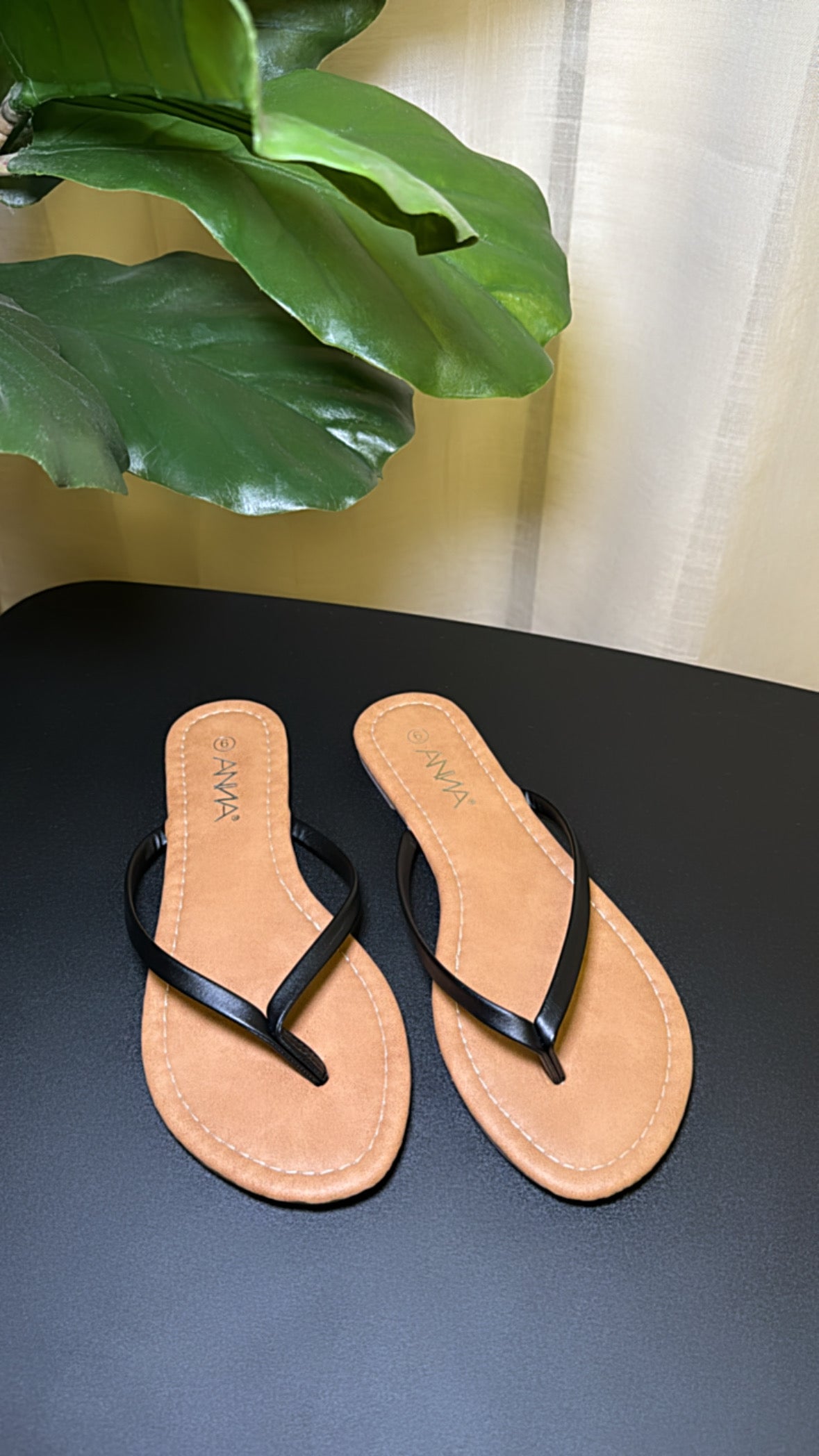 Elsie Sandal