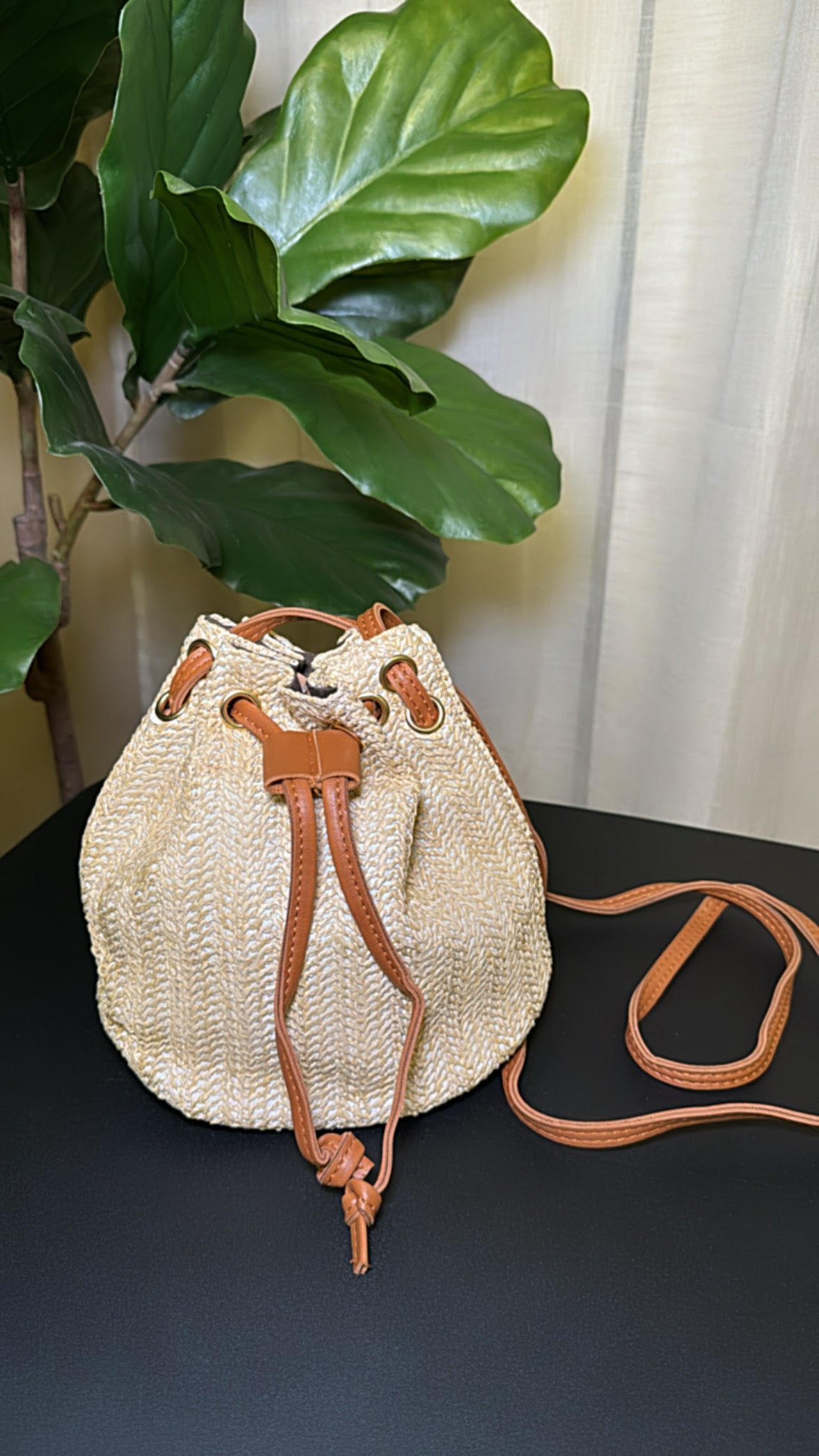 MINI STRAW BUCKET BAG