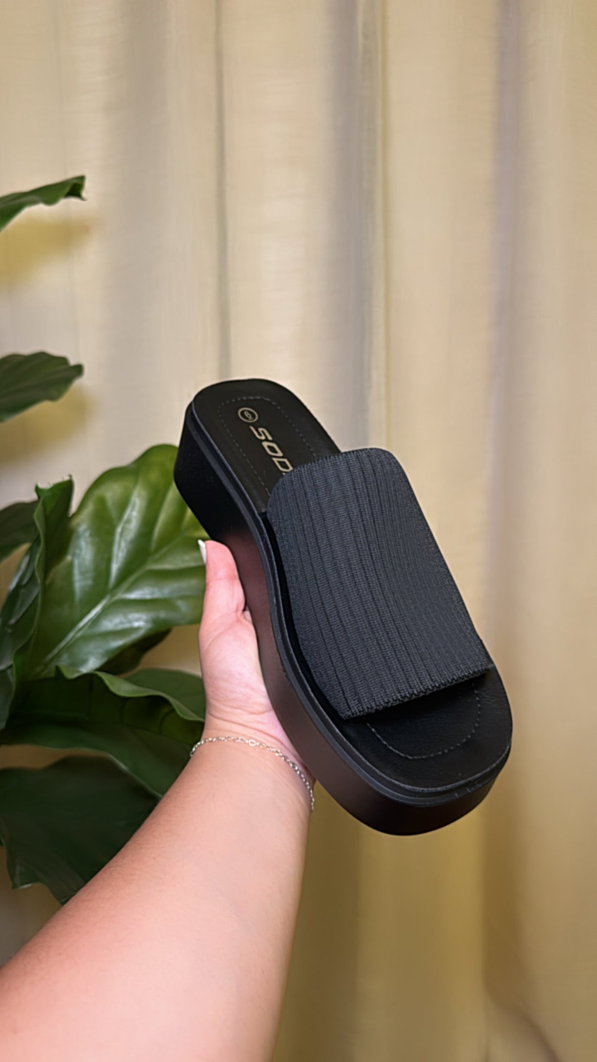 THE FARLEY PLATFORM SANDAL - BLACK